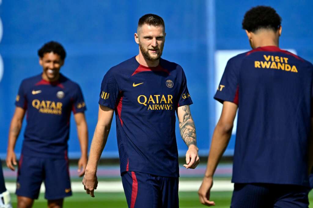 PSG divulga lista de relacionados sem Neymar e com Mbappé para primeiro amistoso pré-temporada