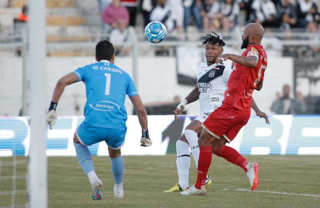 Falha na zaga gera derrota. Veja as notas da Ponte Preta !