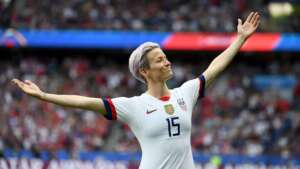 Rapinoe não se conforma por perder pênalti em sua última Copa do Mundo: 'Piada doentia'