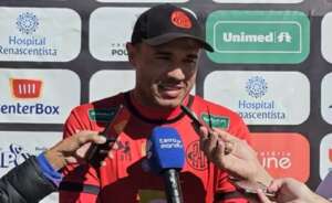 Série C: Roger Silva está na corda bamba no Pouso Alegre-MG; reunião define futuro