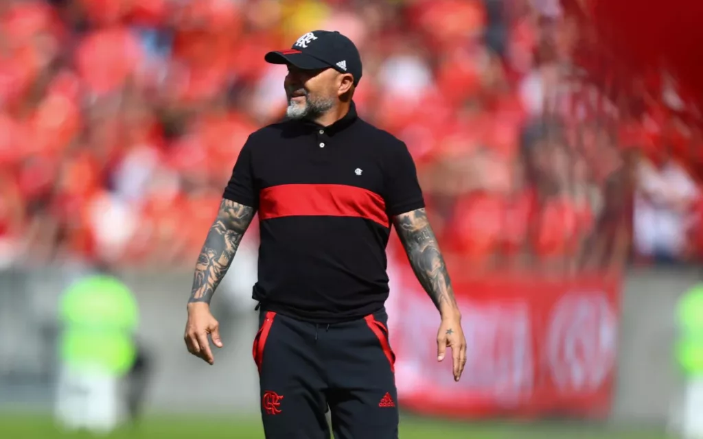 Jorge Sampaoli admite ‘atuação caótica’ do Flamengo e rejeita conflito com Vidal