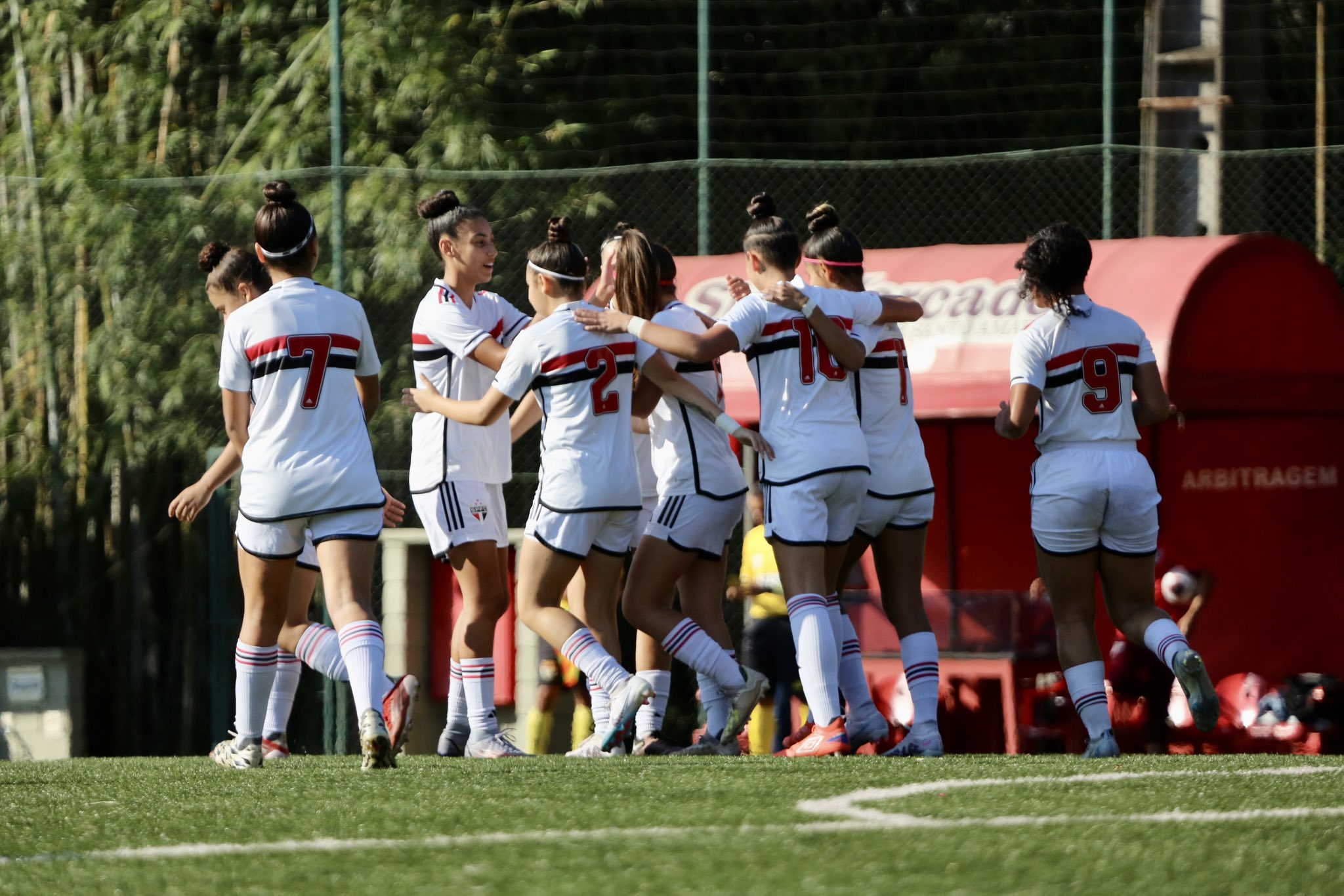 Em jogo tumultuado, Tricolor goleia pelo Paulista Feminino Sub-17 - SPFC