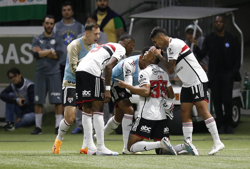 Sao Paulo chega motivado para enfrentar o Santos