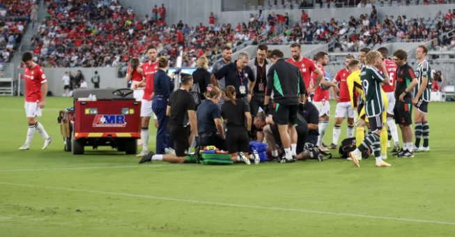 Artilheiro do time de Ryan Reynolds tem pulmão perfurado durante jogo e assusta torcedores