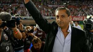Vasco fecha com técnico argentino Ramón Diaz, ex-River Plate