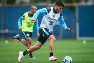 Fim da novela! Grêmio acerta permanência de Suárez até o fim do ano