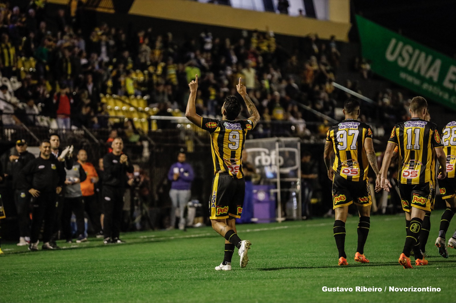 Novorizontino não toma conhecimento do Londrina e volta momentaneamente para o G-4 (Foto: Ozzair Jr/Novorizontino)