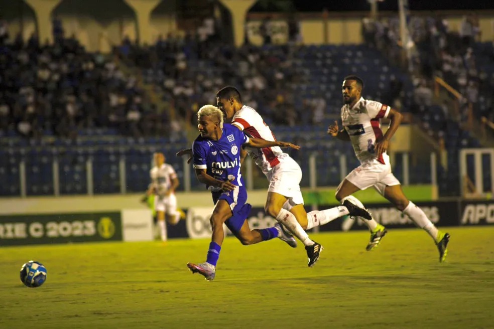 Confiança-SE e Operário-PR se enfrentam pela Série C (Foto: Neto Ferreira/ADC)