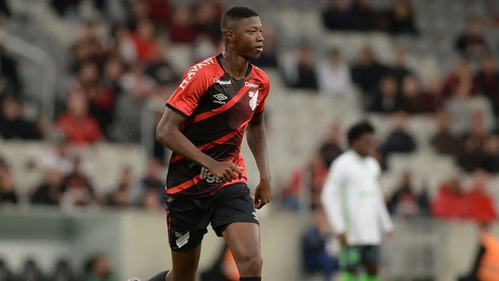 Matheus Babi vai reforçar o Goiás na sequência do Brasileirão (Foto: Instagram/Athletico)