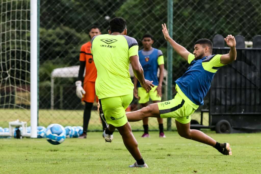 Alan Ruiz treino Sport