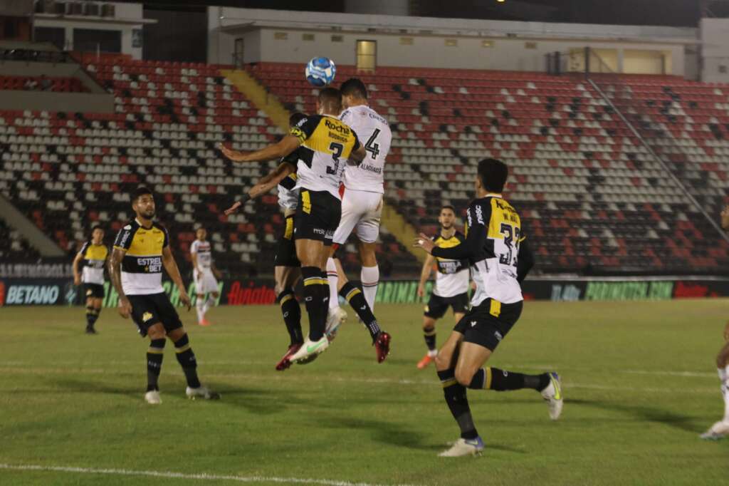 Botafogo-SP vence, segura Criciúma no 2º lugar e encosta no G4 da Série B