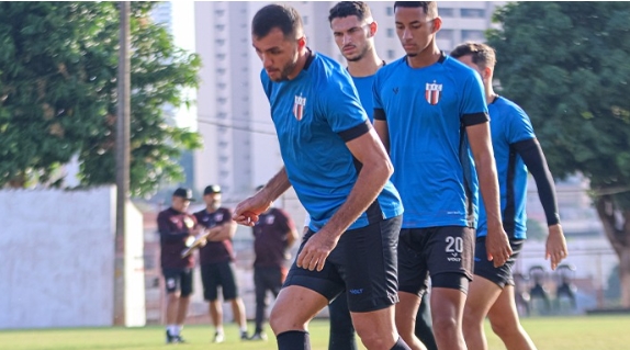 Edson Cariús ajudou o Botafogo na vitória sobre o Londrina