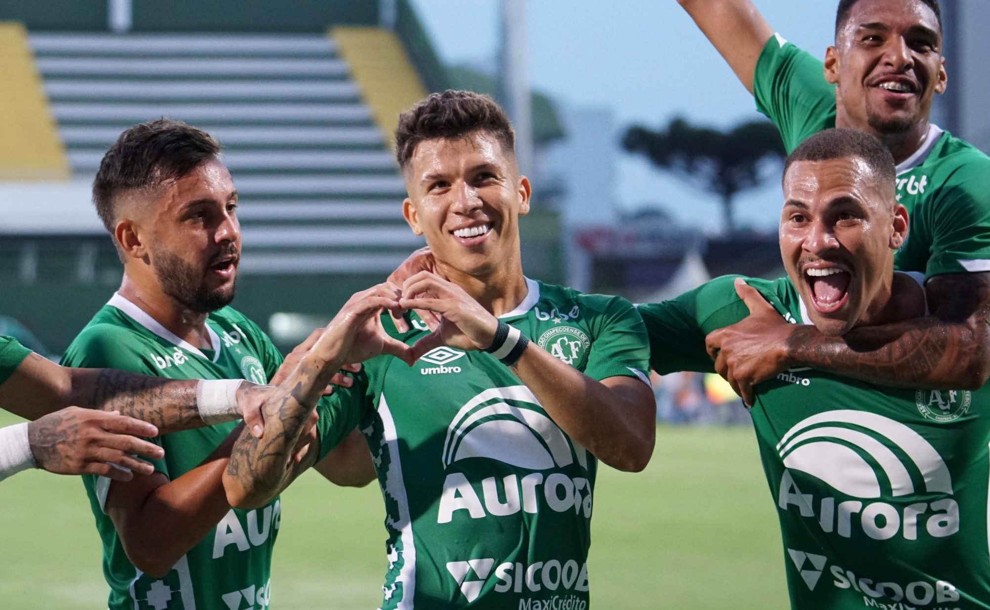 Flamengo fecha com lateral-direito do Tubarão para o time sub-20