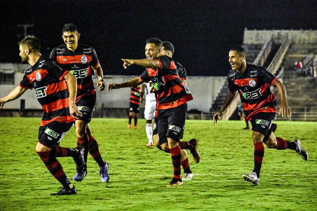 Campinense vence Santa Cruz