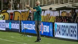 Série B: Dal Pozzo lamenta derrota, mas cita evolução na Chapecoense 