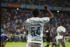 Copa do Brasil: Lateral do Grêmio vibra com gol nos acréscimos 