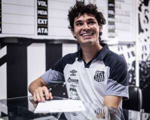 Lateral Dodô é inscrito na CBF e reforça o Santos no clássico diante do São Paulo