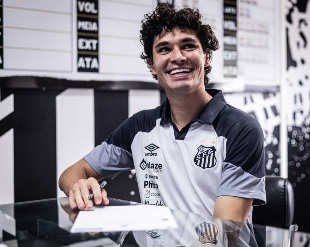 Santos confirma retorno do lateral Dodô, ex-Atlético-MG e Corinthians