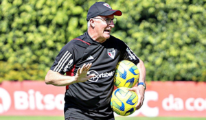 Dorival Jr. aprimora finalizações do São Paulo e usa até traves reduzidas por 'acerto no alvo'