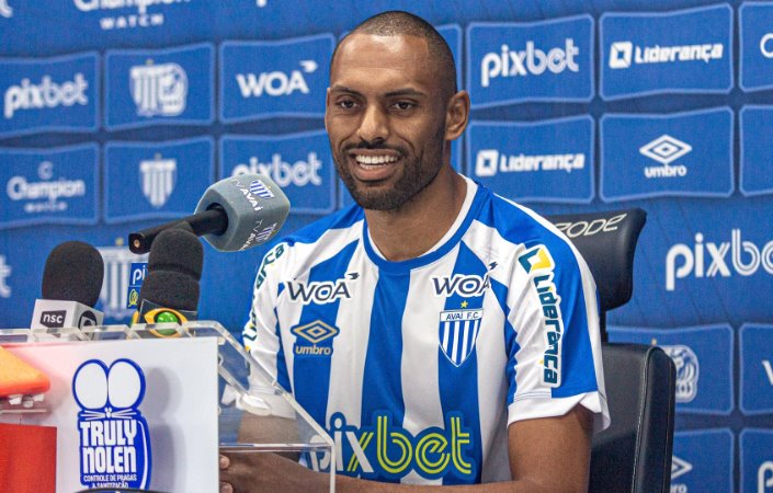 Série B: Douglas e Denilson são apresentados no Avaí