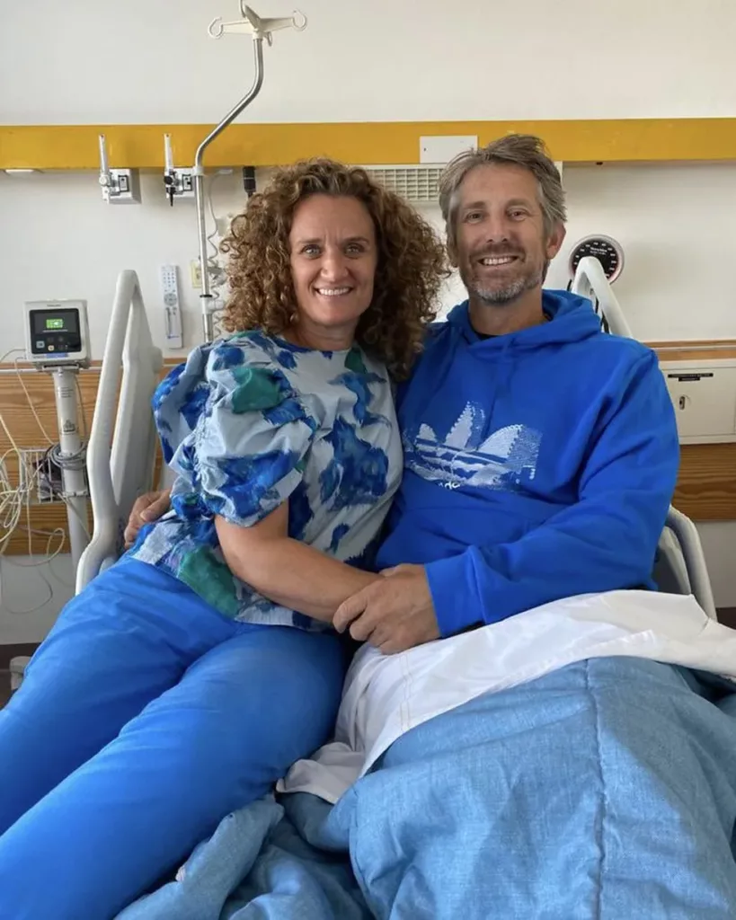 Recuperado do AVC, Van der Sar deixa UTI, agradece mensagens e projeta volta para casa