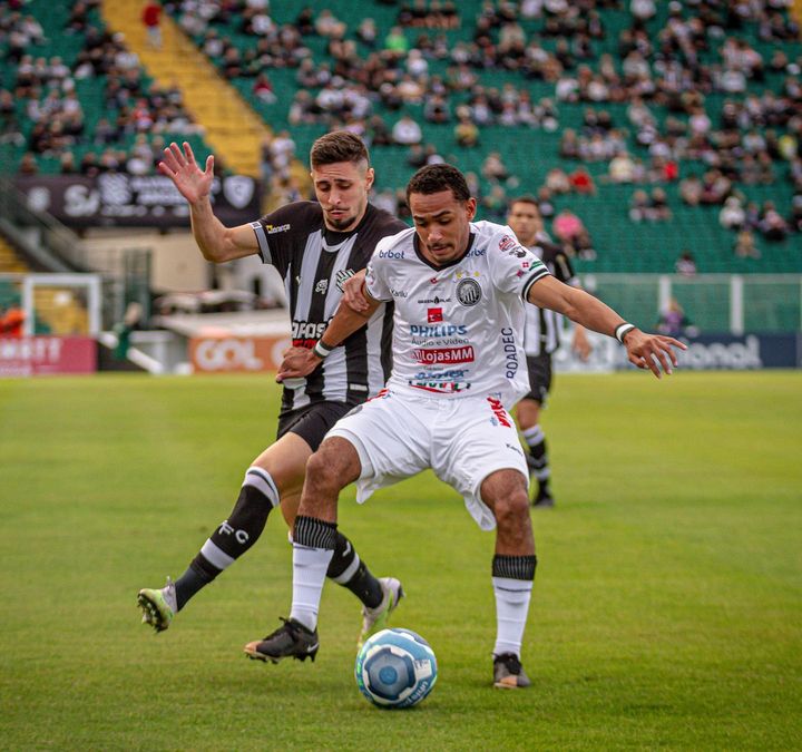 Figueirense-SC e Operário-PR empatam sem gols em jogo truncado (Foto: Patrick Floriani / FFC)