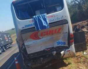 Time da Segundona sofre acidente de ônibus, mas todos passam bem