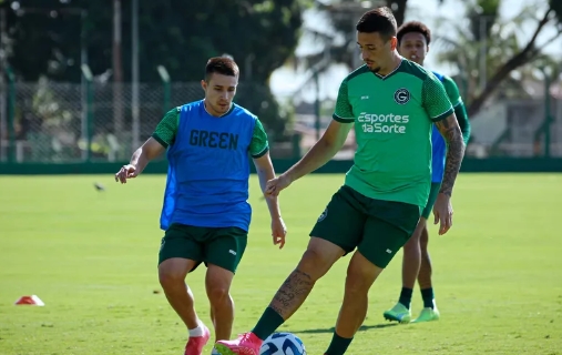 Série B: Atlético-GO acerta com dois jogadores do rival Goiás