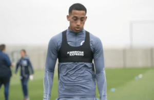 Atacante Ex-Fluminense faz primeiro treino em novo clube da Inglaterra