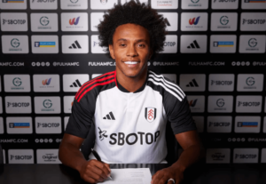 Inglês: Após deixar o clube, Willian volta atrás e renova com o Fulham