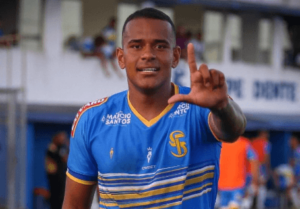 Série C: Atacante do Botafogo comenta vitória em estreia: 'Degrau em degrau'