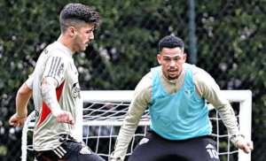 Em recuperação de lesão no tornozelo, Beraldo participa de treino completo no São Paulo