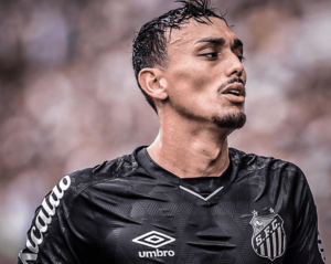 Santos tem pré-contrato para retorno de volante que deixou clube após vice na Libertadores