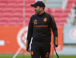 Coudet elogia Enner Valencia, fala em escalar um Inter ofensivo e nega atrito no Atlético-MG