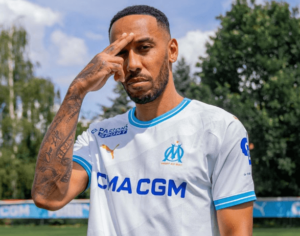 Francês: Aubameyang rescinde com Chelsea e assina de graça com o Olympique de Marselha por três anos