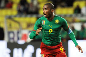 Samuel Eto'o sai em defesa de Infantino após críticas