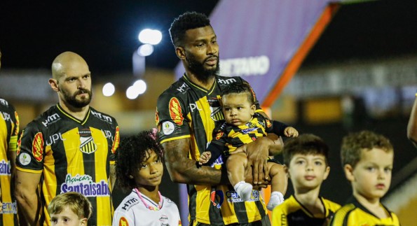 Ligger entrou com os filhos na última partida do Novorizontino