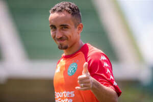 Série C: Náutico encaminha acerto com quatro jogadores da Série B