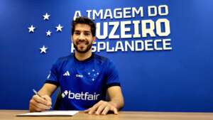 Lucas Silva volta para 3ª passagem no Cruzeiro: 'Espero que seja mais uma vitoriosa'