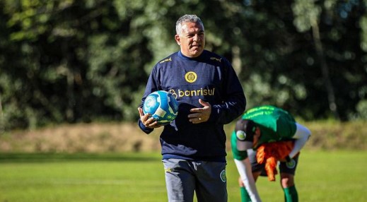 Luizinho não é mais treinador do Ypiranga