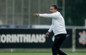 Copa do Brasil: Corinthians visita América-MG para sair da crise dentro e fora de campo