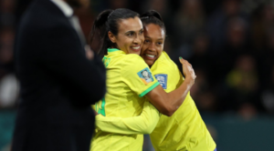 Marta exalta 'trabalho coletivo' da seleção em estreia na Copa do Mundo