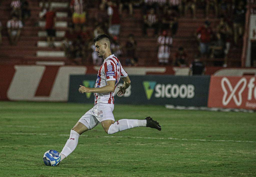 Odivan sofreu lesão no jogo do Náutico