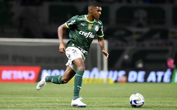 Luis Guilherme celebra efetivação no elenco profissional do Palmeiras: ' Agora troco resenha