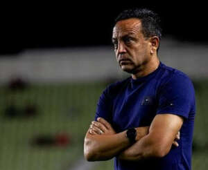 Treinador leva Ferroviário à semifinal da Copa Fares Lopes e foca na Série D