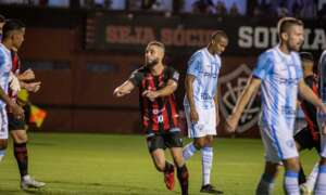 SÉRIE B: Vitória enfrenta Chapecoense para voltar à liderança; Botafogo-SP quer encostar no G-4