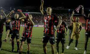 Bugrino também precisa torcer para que a rival Ponte Preta vença o Vitória