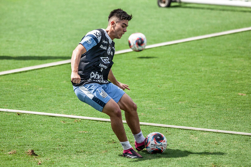 Sem espaço com Hellmann e Turra, Santos anuncia rescisão em comum acordo com Daniel Ruiz