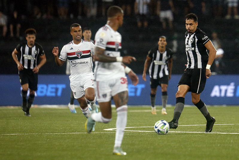 BRASILEIRÃO: Botafogo encara São Paulo no Morumbi e Corinthians visita Cruzeiro