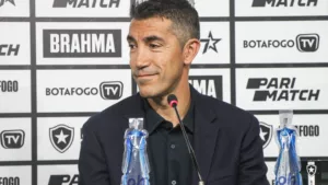 Bruno Lage vê Botafogo em 'momento histórico' e revela coro por Diego Costa